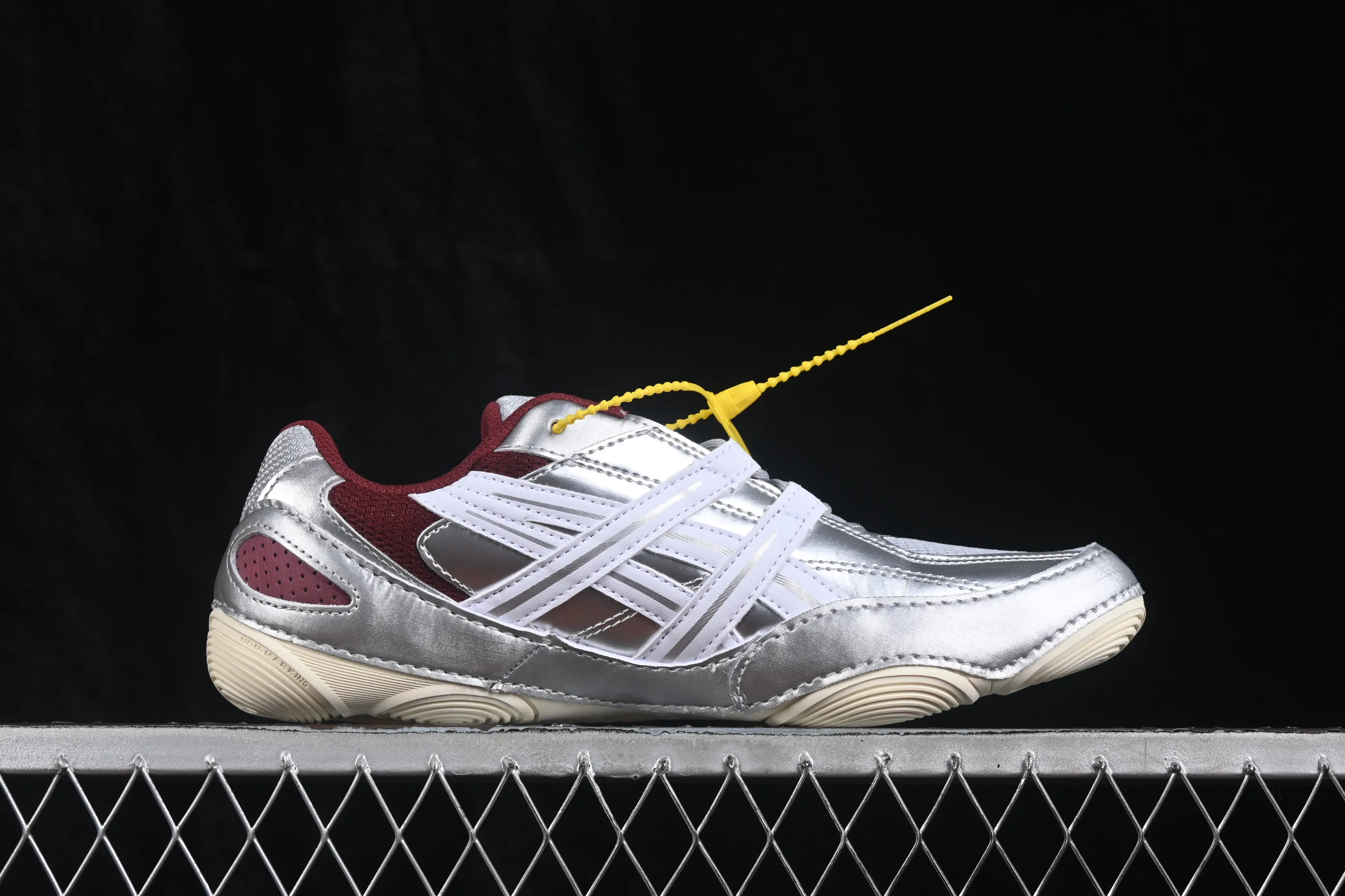 All categories Asics Asics series Asics Hypersync W version Asics Hypersync fashion retro breathable lightweight thin-soled moral training shoes 1203A879-020